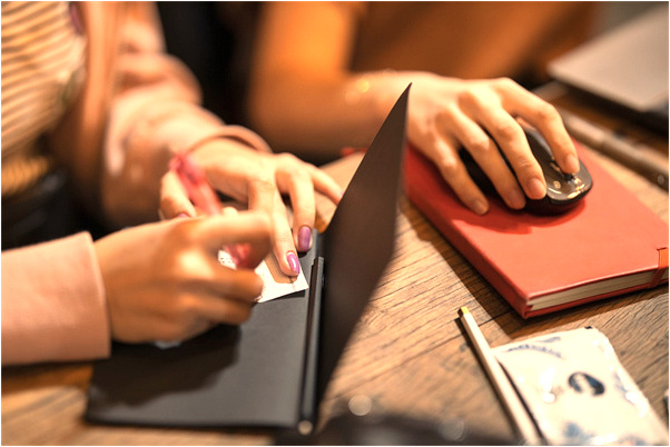 夢到一對男女赤裸裸的在做愛預示著什麼_周公解夢官網