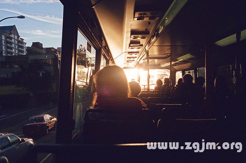 12星座職場裡的異性緣_十二星座