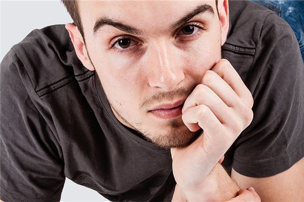 夢到了被人盯上是好的徵兆嗎_周公解夢