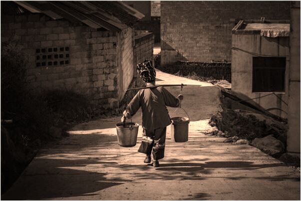 夢到站在汽油桶里洗澡是什麼預兆？_周公解夢官網