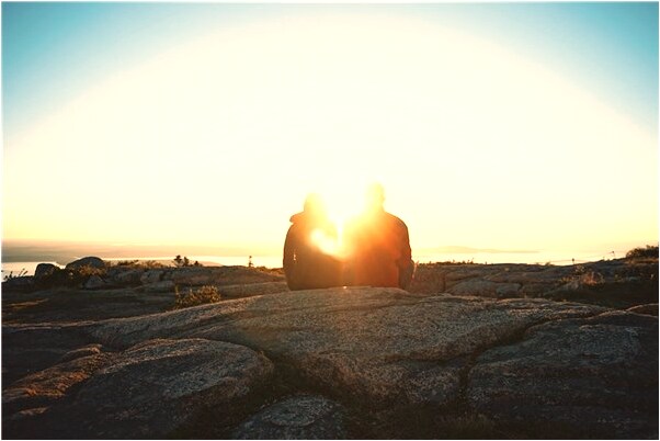 夢到了老朋友擁抱後哭泣預示著什麼_周公解夢官網