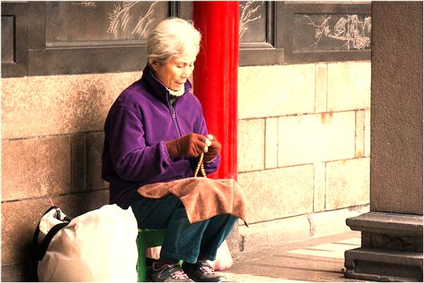 夢到我照鏡子變漂亮了是什麼意思?_周公解夢官網