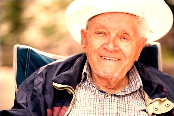 夢到了在小賣部吃零食是什麼預兆？_周公解夢官網