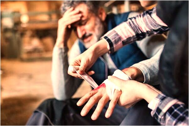 夢見兩個認識的人在打架什麼預兆_周公解夢官網