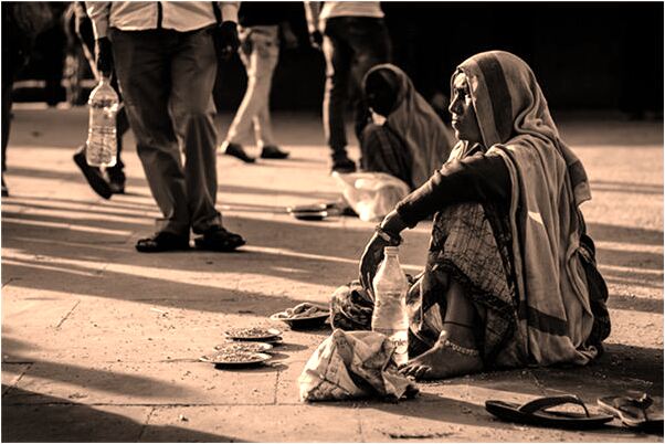 夢見新衣服的兩個袖子都破洞了預示什麼_周公解夢官網