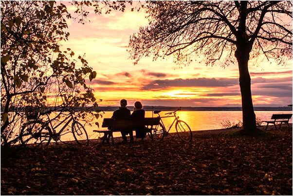 夢見過世的親人抱著過世的親人是好的徵兆嗎_周公解夢官網