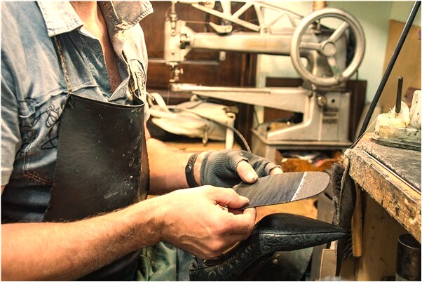 夢見黃狗繞著我走開有什麼寓意嗎？_周公解夢官網