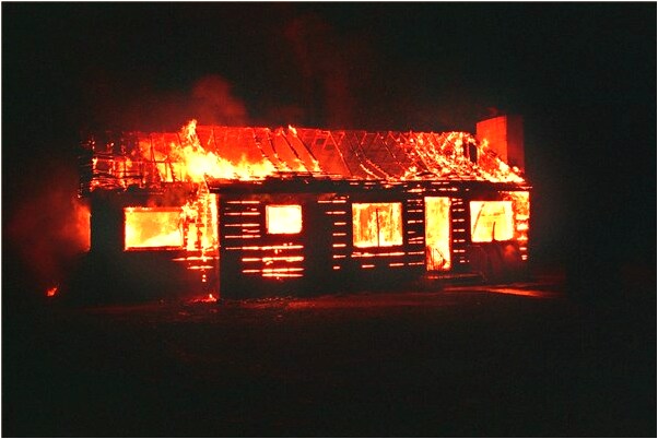 夢見別人說自己的嘴唇乾燥裂了意味著什麼_周公解夢官網