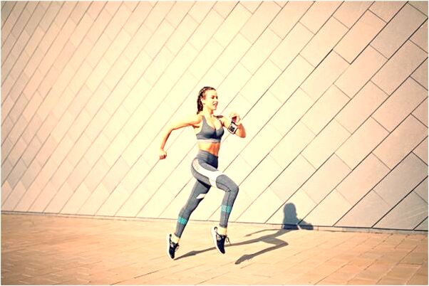 夢到車被撞破是什麼意思_周公解夢官網