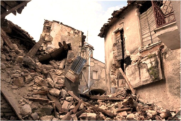 夢到抱著孩子從車上摔下來有什麼寓意嗎？_周公解夢官網