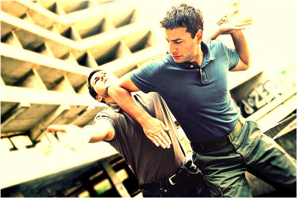 夢見爸爸被風吹下懸崖啥意思_周公解夢官網