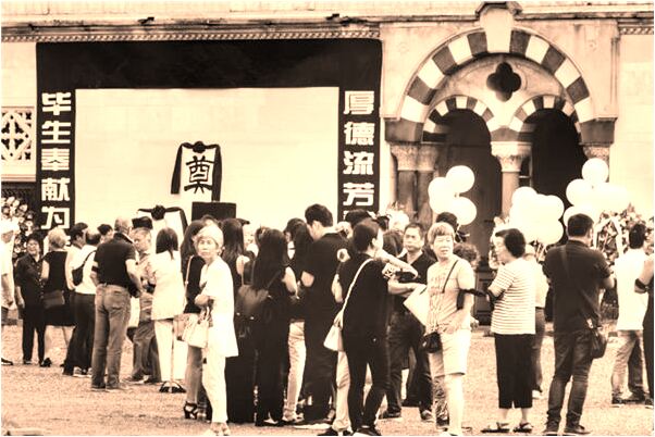 夢見金黃色的大蟒蛇有什麼寓意嗎_周公解夢官網