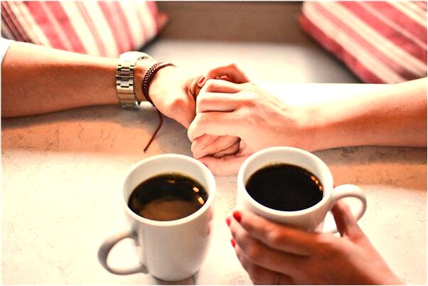 夢到自己光腳穿襪子預示著什麼_周公解夢官網