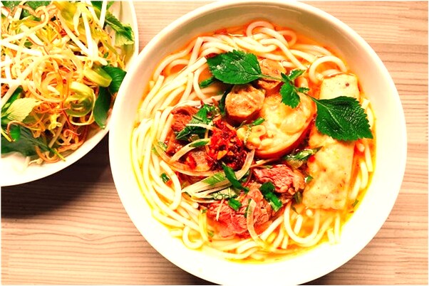 夢見在學校旁邊飯店吃飯意味著什麼_周公解夢官網