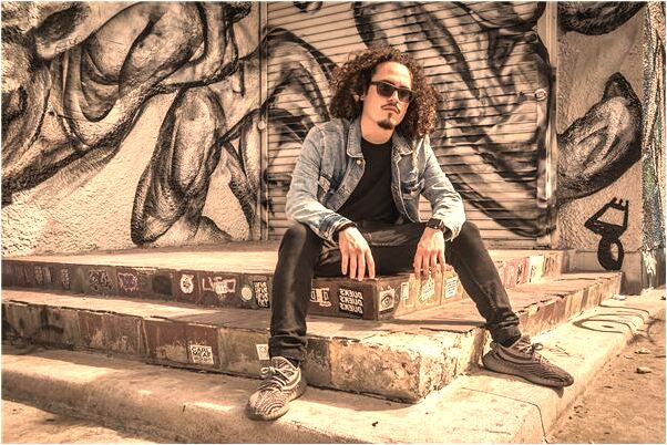 夢到了身體被玻璃扎傷是凶兆還是吉兆_周公解夢官網