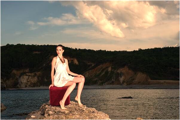 夢到了別人拿石頭砸我預兆了什麼嗎_周公解夢官網