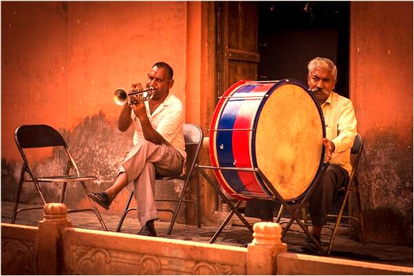 夢見仇人背個小孩來罵我有什麼意思嗎_周公解夢官網