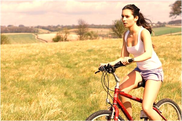 夢到了去世的爸爸腿不能動了好不好_周公解夢官網