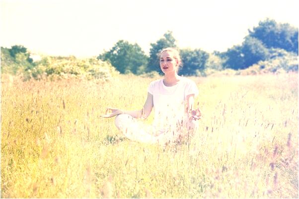 夢見地溝裡面有死人很害怕代表著什麼？_周公解夢官網