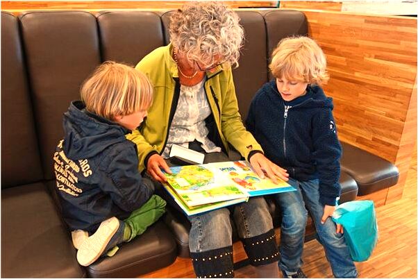 夢見掉入冰洞裡爬不出來什麼寓意_周公解夢官網