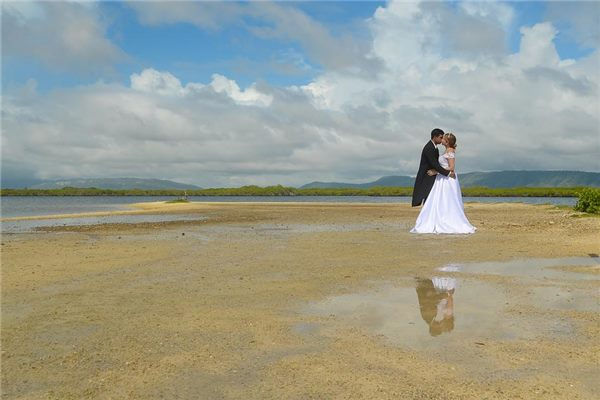 夢到男朋友偷人有什麼意思嗎_周公解夢