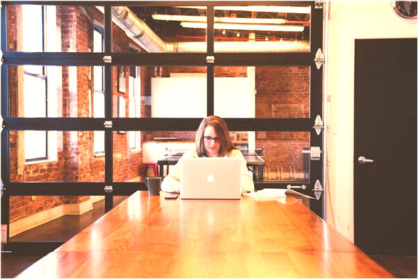 夢到坐電梯快上快下是什麼兆頭_周公解夢官網