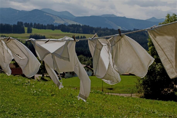 夢見衣服丟了預示著什麼_周公解夢