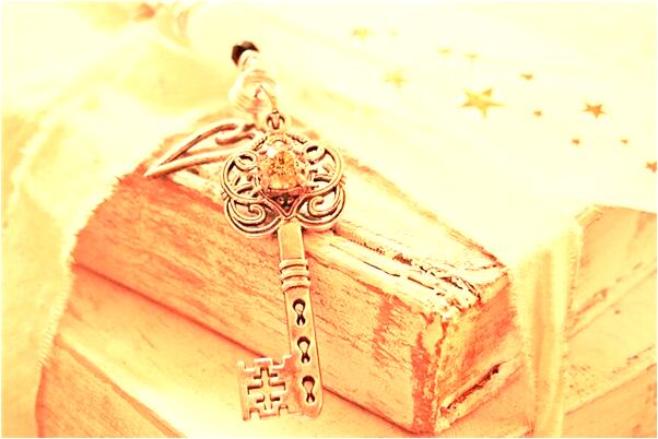 夢見身上穿的衣服給別人好不好_周公解夢官網