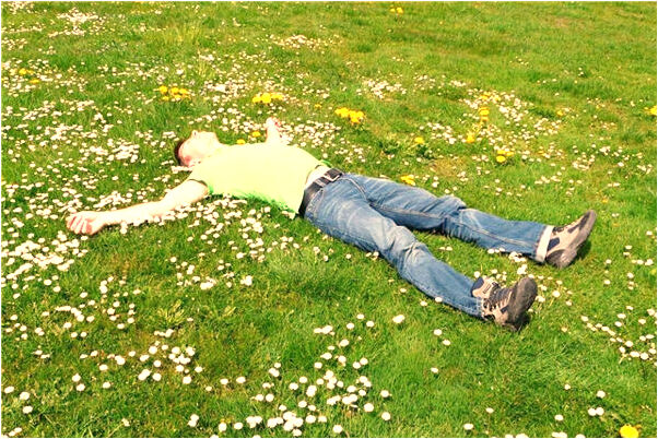 夢見與老同學握手是什麼預兆_周公解夢官網