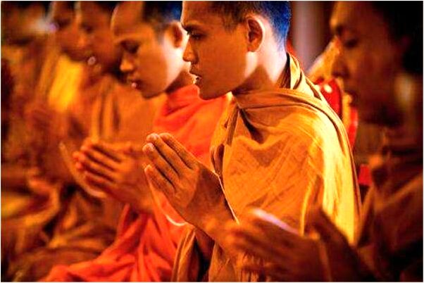 夢見水吧手錶弄濕了意味著什麼_周公解夢官網