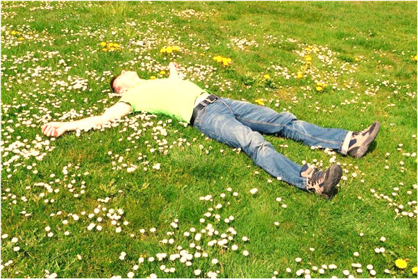 夢到幾個小孩在大院子裡玩是什麼意思？_周公解夢官網