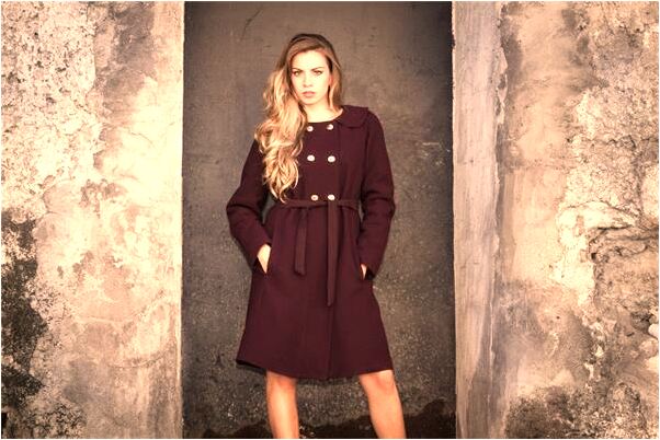 夢見金色鯉魚游水有什麼含義_周公解夢官網