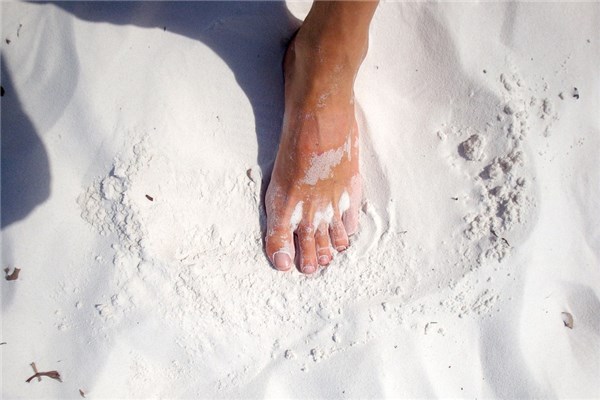 夢到不穿鞋子意味著什麼_周公解夢