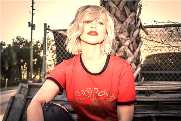 夢到了與去世的人玩是啥預兆_周公解夢官網