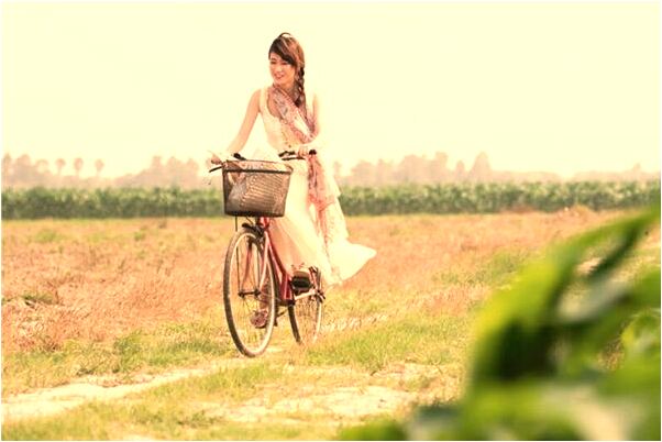 夢見死去的人在水裡是什麼預兆?_周公解夢官網