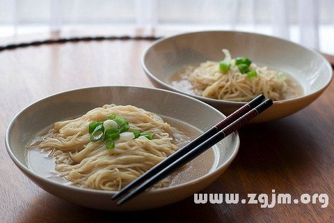 Dream of eating plain noodle