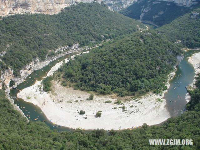 夢見抓野雞_周公解夢夢到抓野雞是什麼意思_做夢夢見抓野雞好不好_周公解夢官網