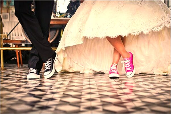 夢見幹活玩熟人的手機和電腦預示什麼_周公解夢官網