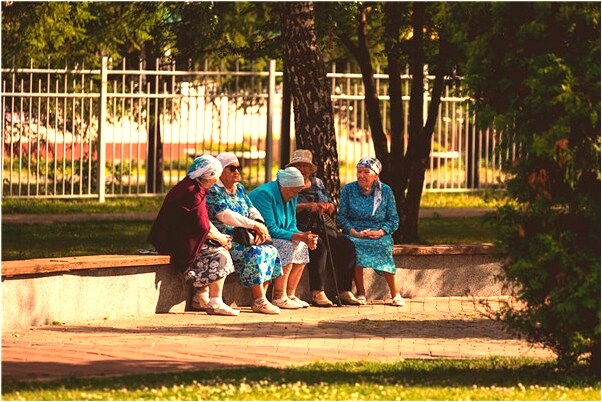 夢見晚上走上坡的路有何寓意_周公解夢官網