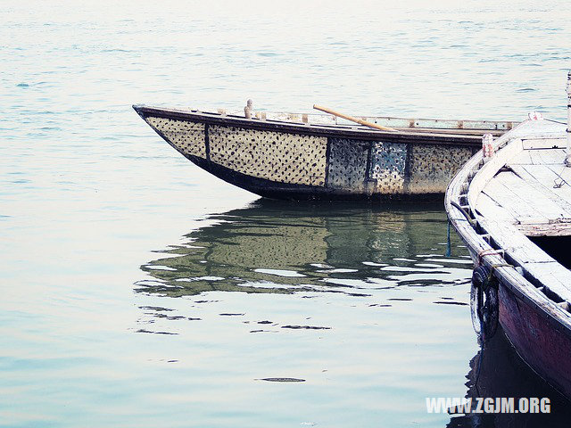 夢見魚缸碎了_周公解夢夢到魚缸碎了是什麼意思_做夢夢見魚缸碎了好不好_周公解夢官網