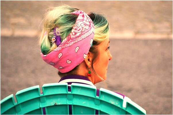 夢到頭戴白花什麼寓意_周公解夢官網