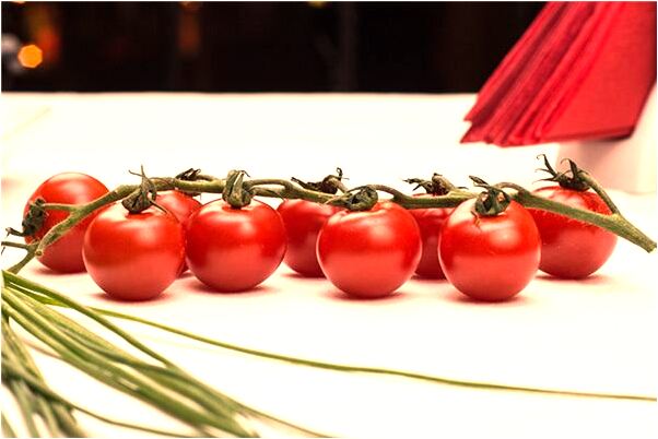 夢到了自己的右手右腳有蟲子代表著什麼？_周公解夢官網