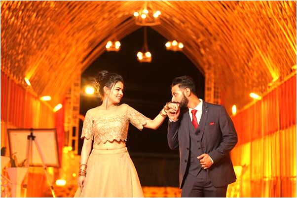 夢到了被兩隻狗咬手會怎么樣_周公解夢官網