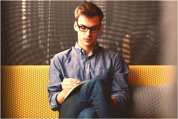 夢到別人帶戒指是什麼兆頭_周公解夢官網