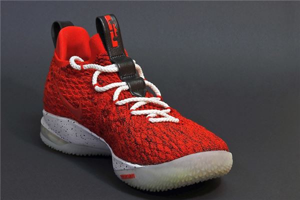 夢到鞋子穿錯了有什麼意義嗎_周公解夢