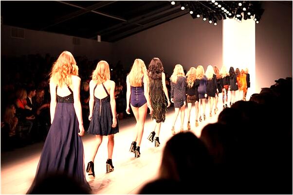 夢到了女人露雙乳是啥預兆_周公解夢官網