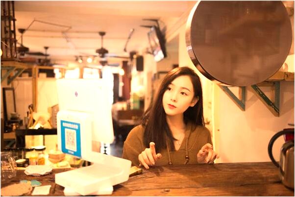 夢見班裡有個女的占了我的座位是什麼兆頭_周公解夢官網