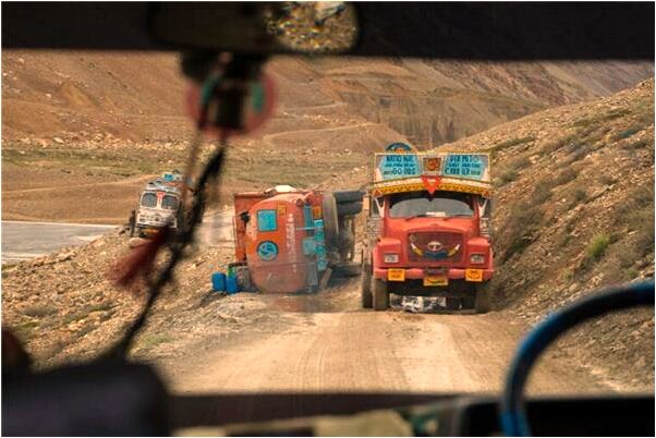 夢見我有誤會的人從背後抱著我是什麼徵兆_周公解夢官網