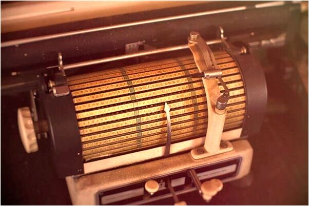 夢見貓在我的床底叫意味著什麼_周公解夢官網