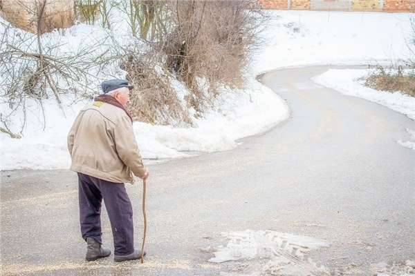 夢見陌生老男人預兆了什麼嗎_周公解夢